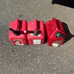 2.5 Gal Gas Cans 