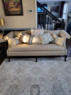 Chippendale Vintage Style Sofa
