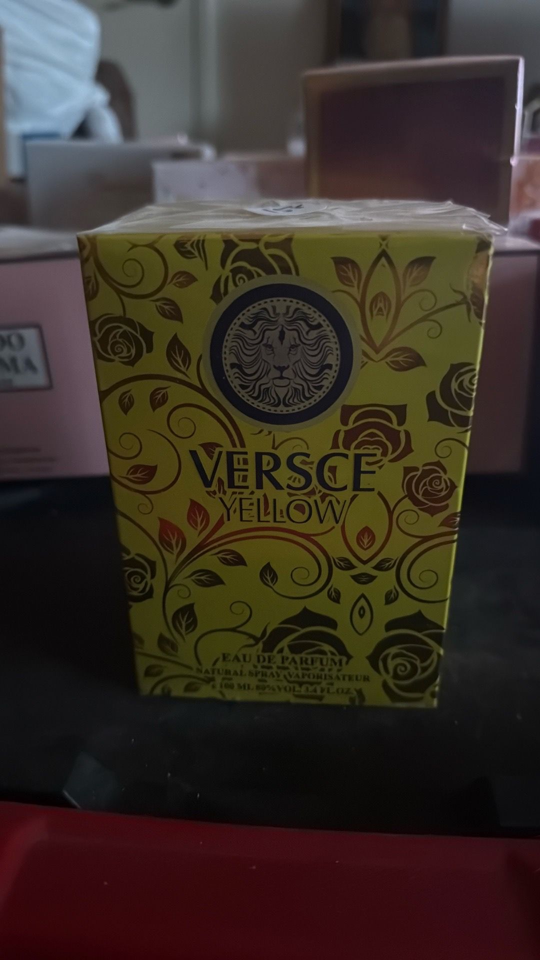 Versce Yellow