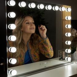 iHome Hollywood Studio Pro Luxury Oversized Vanity