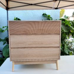 Fluted 3 Drawers Dresser, 31.5" Wide Modern Chest of Drawers, Pull-Free Drawers, Modern Wood Dresser
