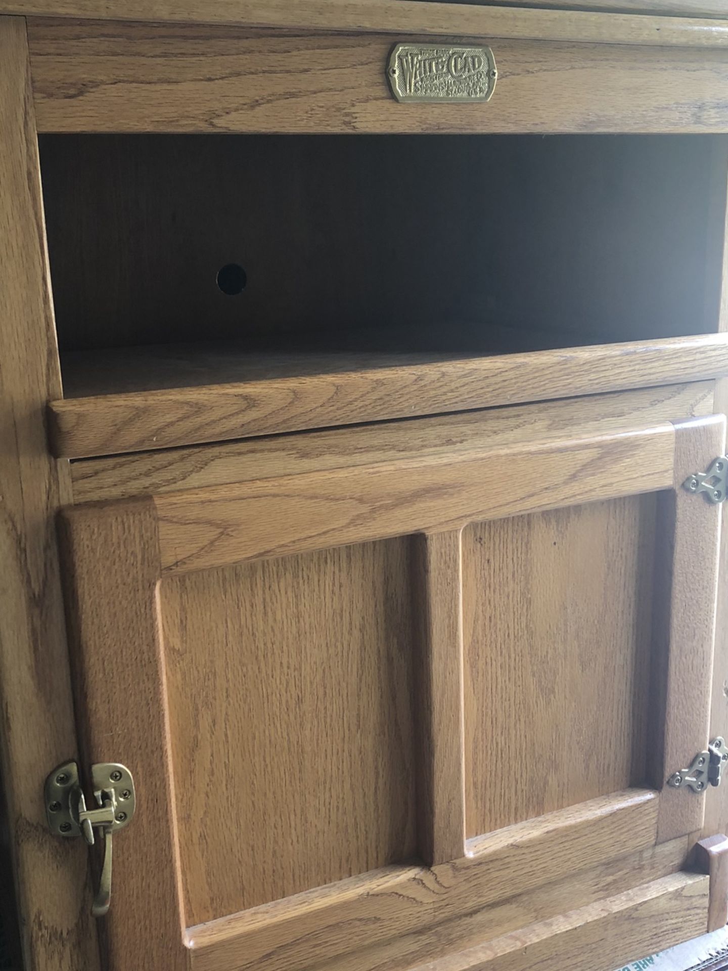 White Clad Ice Chest Swivel Top