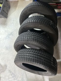 Set Of 4 Michelin X-Ice 205/65R16