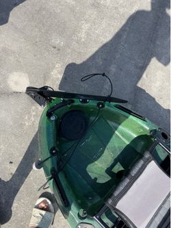 Pedal fishing kayak