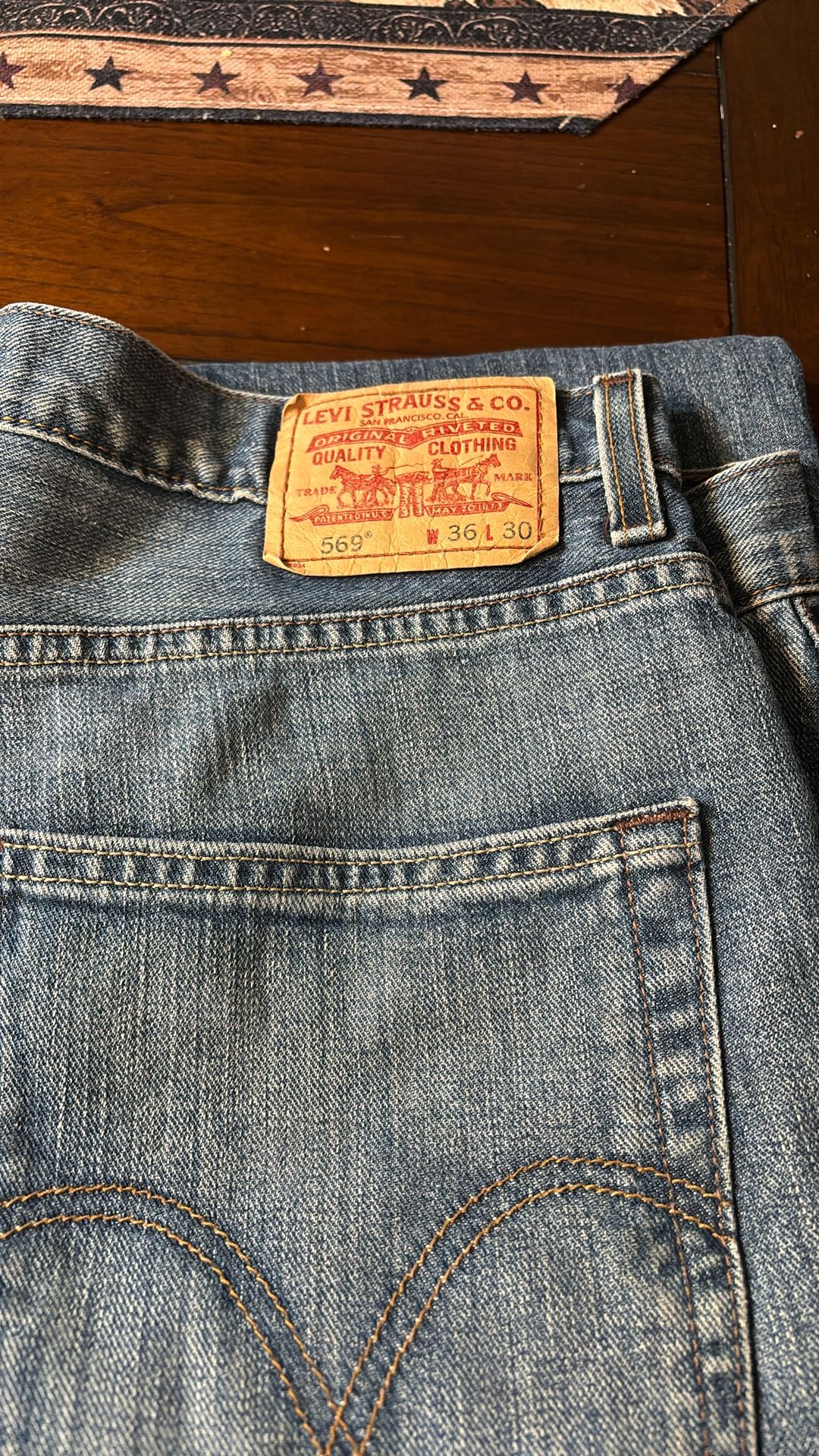Men’s Levi’s Jeans 569