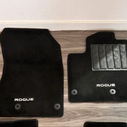 2025 Nissan Rogue Floor Mats & Trunk Cover