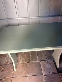 Table sage green
