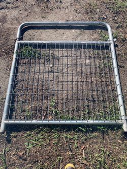 Chain link gate
