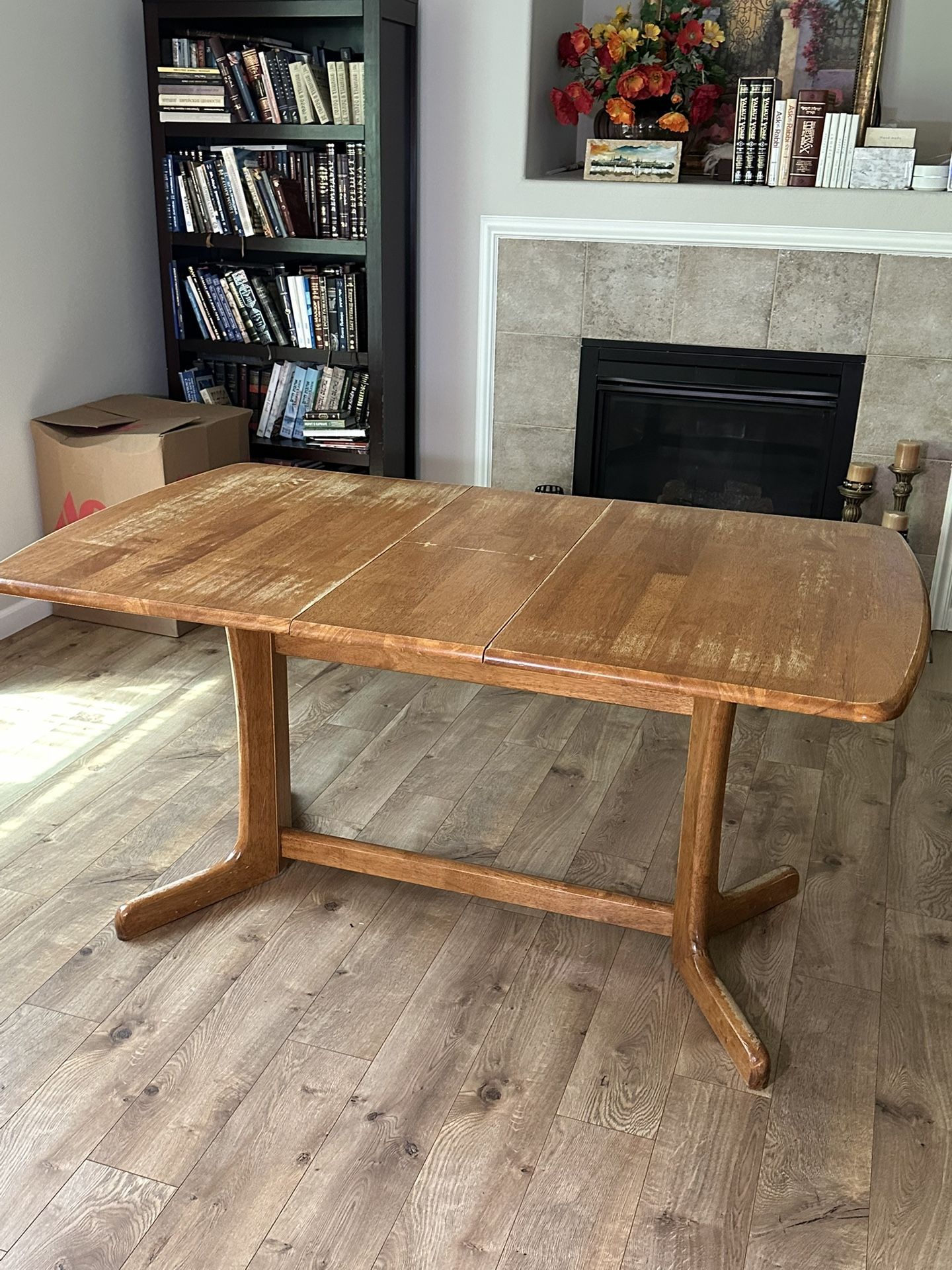 Expandable Real Wood Table