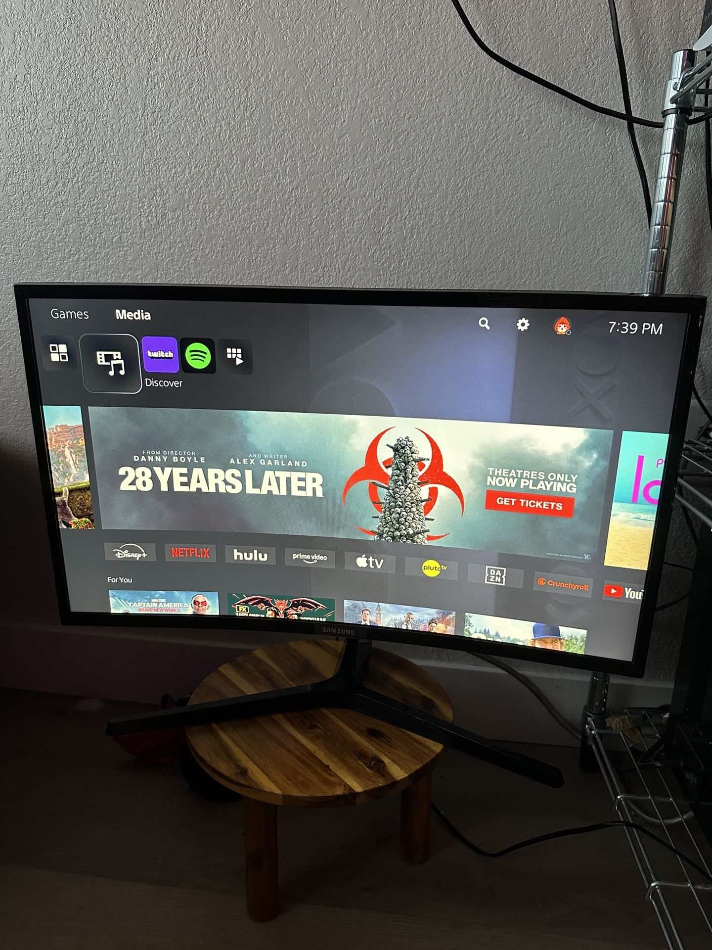 Refurbished Samsung 27 Curved monitor