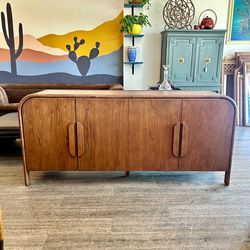 Rounded Buffet / Sideboard / Credenza / Entertainment Center / TV Stand / NEW!