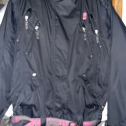 Women’s DC black winter snowboarding jacket