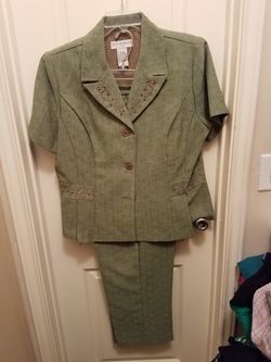 Women's pant suit
