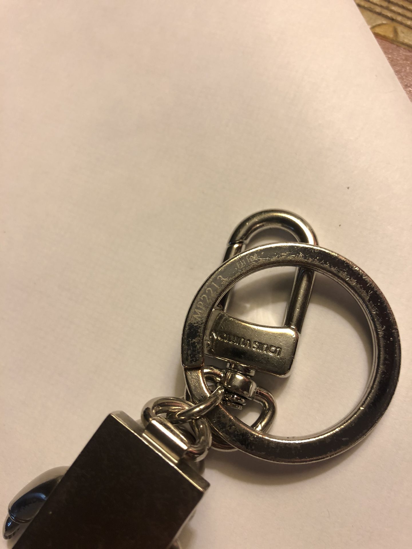 LOUIS VUITTON key ring MP2213 Spaceman metal Silver unisex Used –