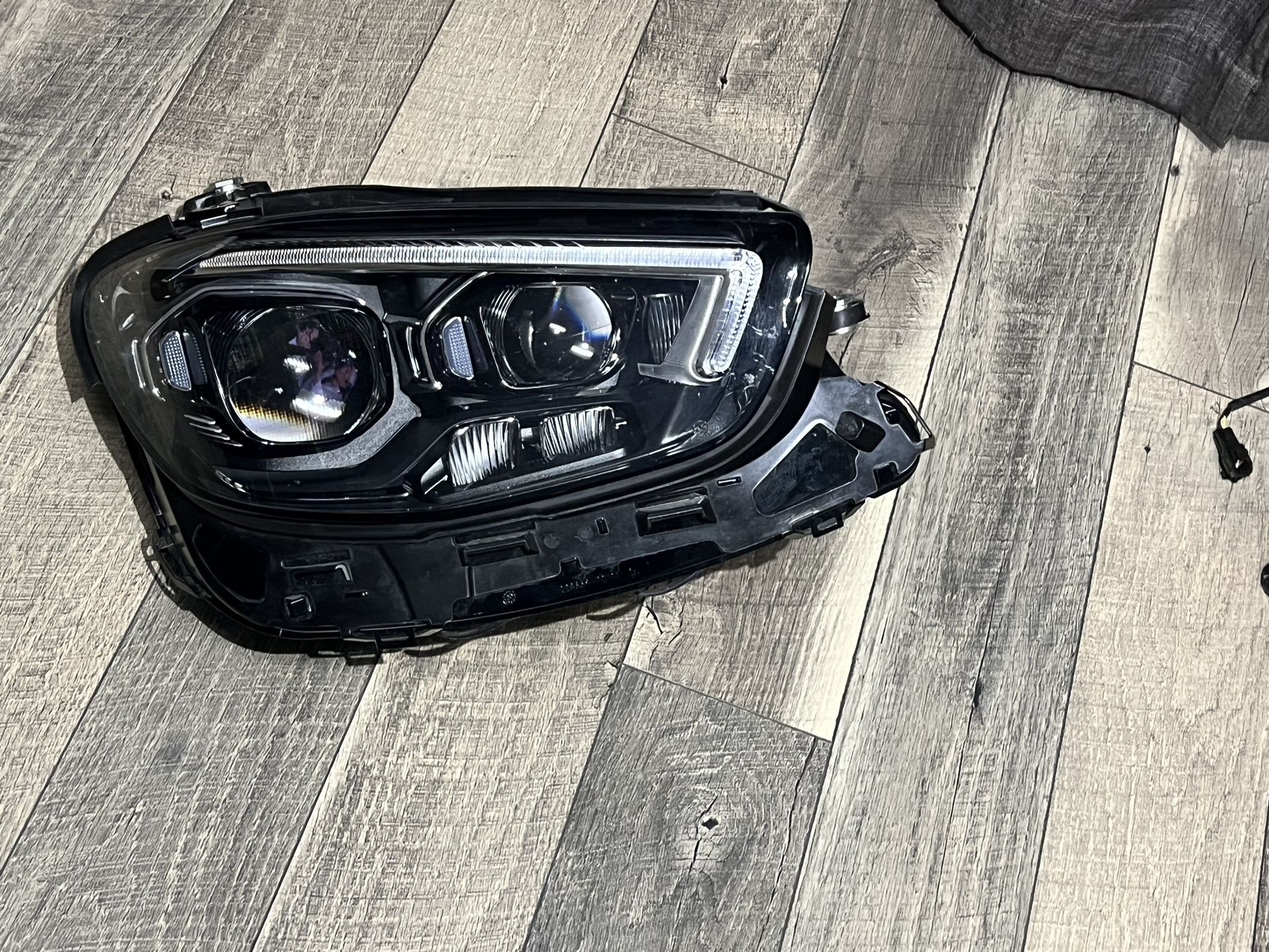 2021-2023 E350 E300 MERCEDES BENZ HEADLIGHT PASSENGER SIDE OEM
