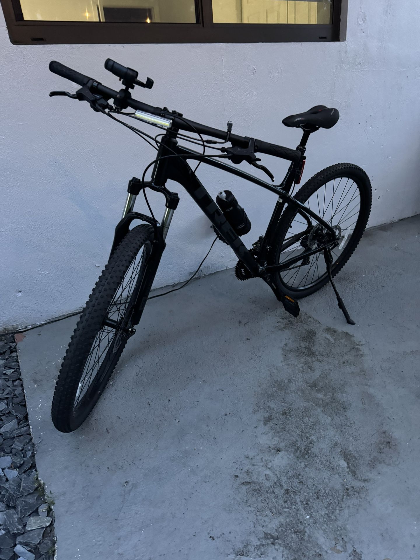 Trek Marlin 5 Mountain Bike XL Frame