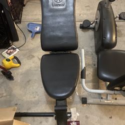 Marcy bench for pressing with leg extension