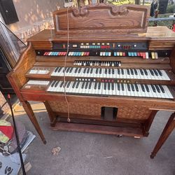 Hammond Piano