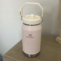 64 Ounce Great Condition, Stanley, Inside And Out