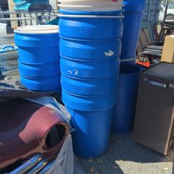55 Gal. Barrels With Lids $8 