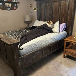 Queen Size Bed Set