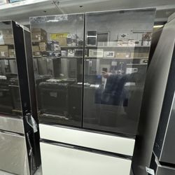 Bespoke 29 cu. ft. Standard Depth 4-Door French Door Refrigerator in Black Glass with Family Hub