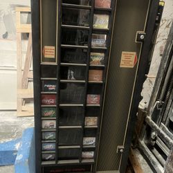 VINTAGE VENDING MACHINE 
