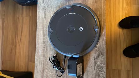 iRobot Roomba 694 Vacuum