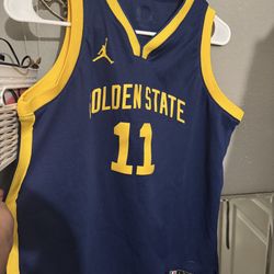 only used once Klay thompson jersey in a size L for youth shoot offers!
