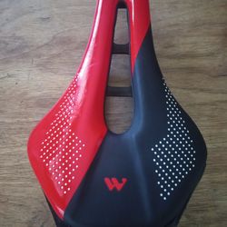 ULTRALIGHT MOUNTAIN BIKE SADDLE MTB SHORT  NOSE ROAD BIKE SEAT PU LEATHER HOLLOW WATERPROOF LONG-DISTANCE WEIGHT 11.8 OZ/0.74lb