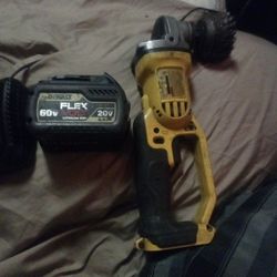 DCG412 DEWALT ANGLE GRINDER W/WHEEL BATTERY AND CHARGER
