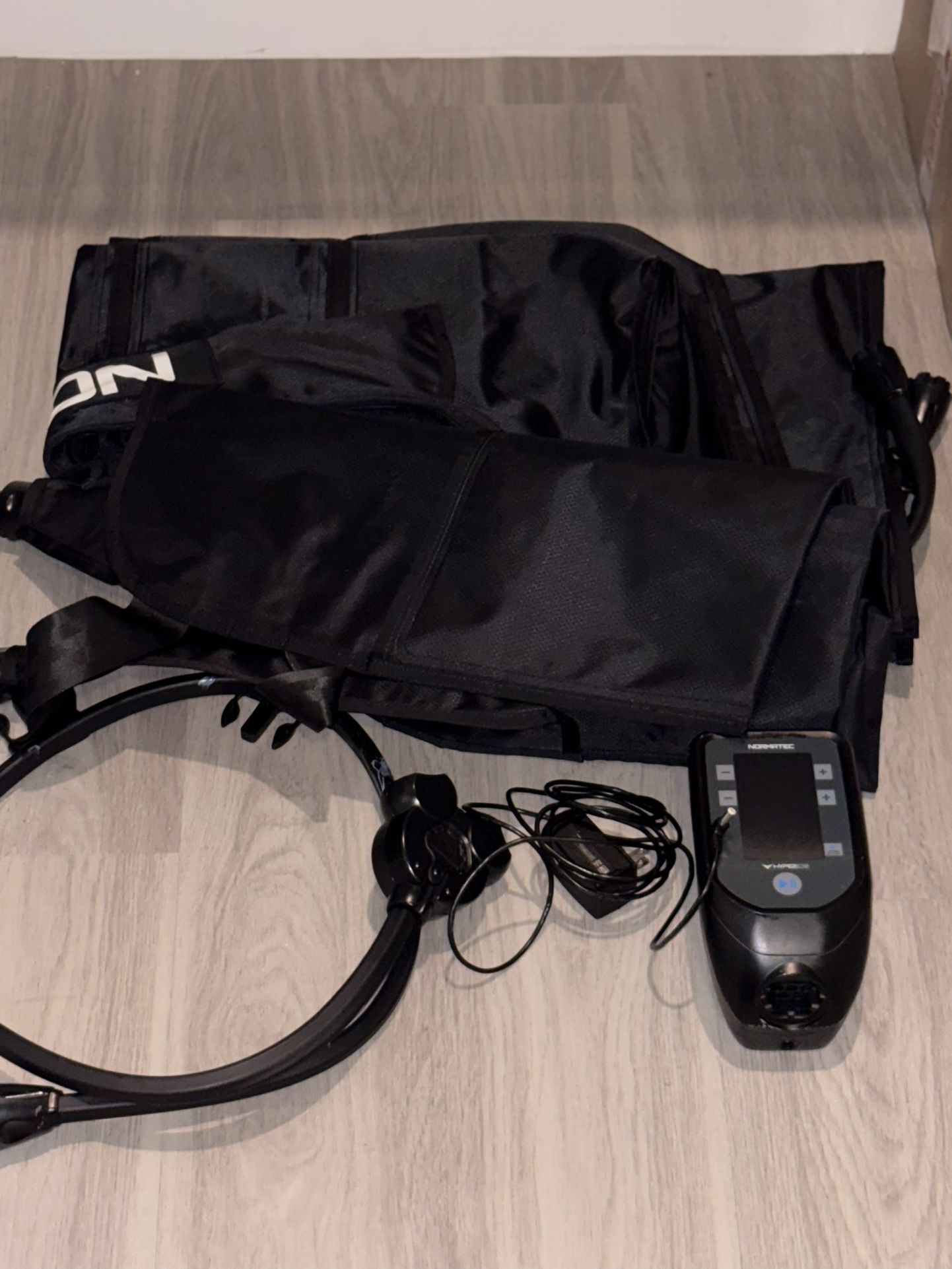 Normatec Pulse 2.0 Compression boots And Hip Attachment