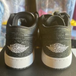 Jordan’s Boys Size 6
