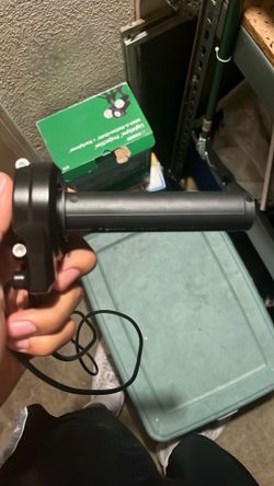 Throttle with grips