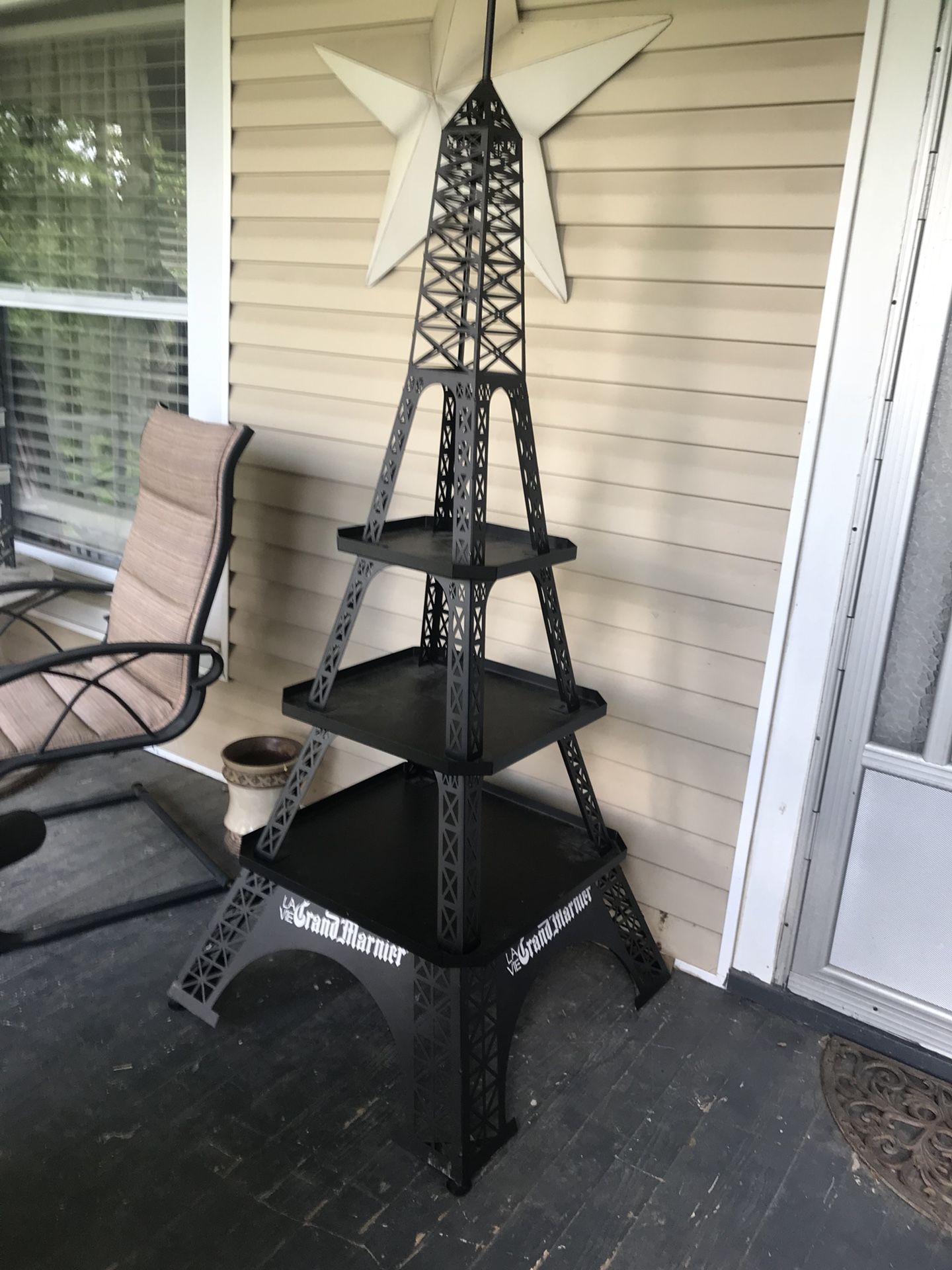 Eiffel Tower drink dispenser for Sale in Riverside, CA - OfferUp