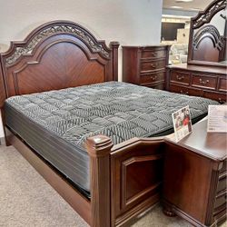 🔥 Ashley Solid Wood Bedroom Set 🔥