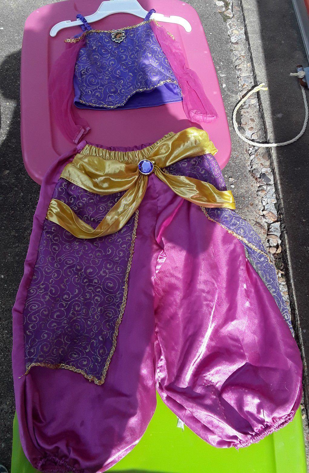 Disney Store Jasmine costume size 4