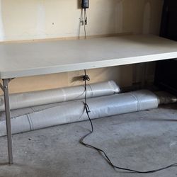 6' Folding Table