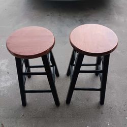 2 Bar Stools