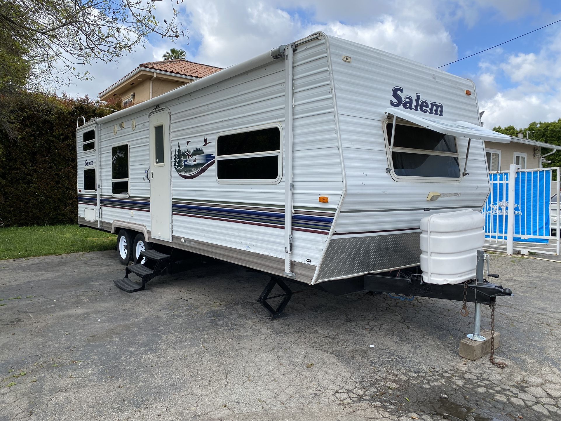 2005 Salem 27  Foot Bunk Beds . Everything Works Ready For The Road 