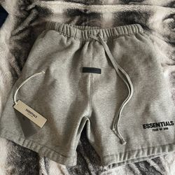 Essentials Shorts Grey Size M