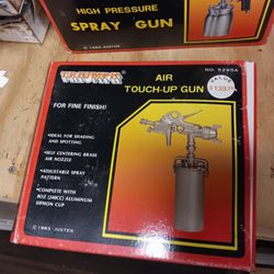 Triumph air touch up spray gun