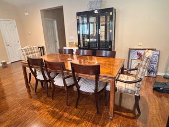 Wood Dining Table with 8 chairs & 2 leaf extensions