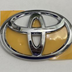 GENUINE TOYOTA EMBLEM