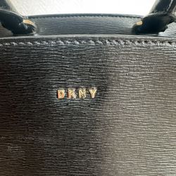 DKNY 