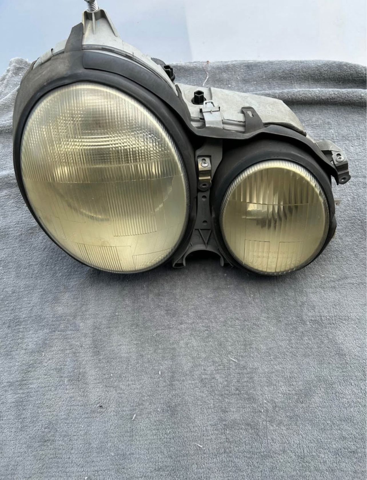 00-02 Mercedes E320 Headlights