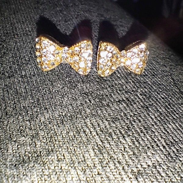 Adorable Bow Earrings 