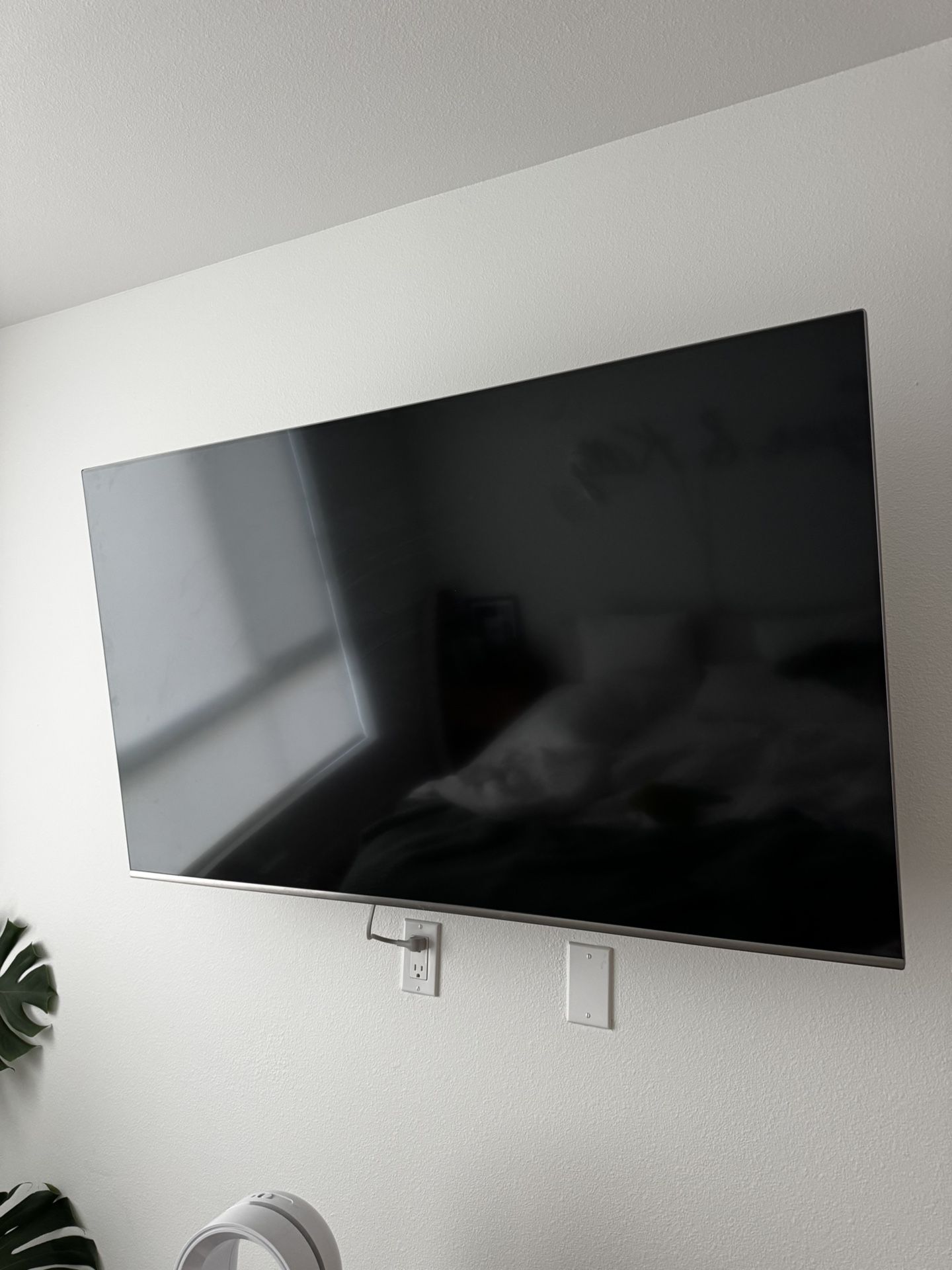 Samsung 55 Inch with mount!