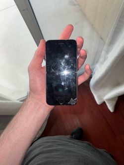 *BROKEN* iPhone S
