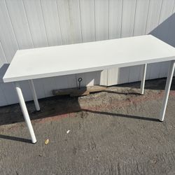White Table / Mesa Blanca Marca IKEA 